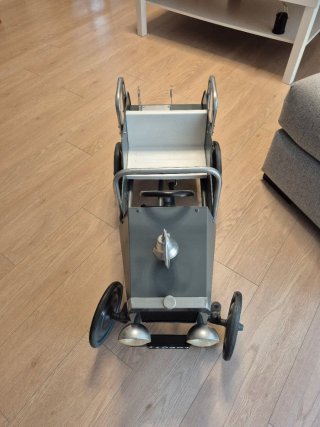 Coche de pedales Baghera