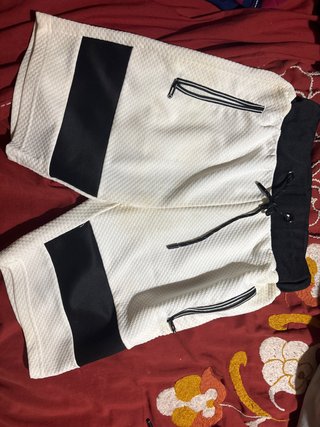 Pantalón corto hombre blanco con cremalleras
