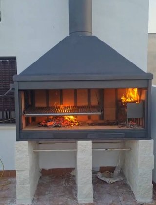Barbacoa con horno para pizza