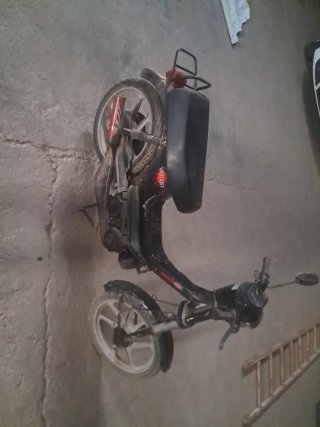 Derbi Variant Start Negra con documentacion..