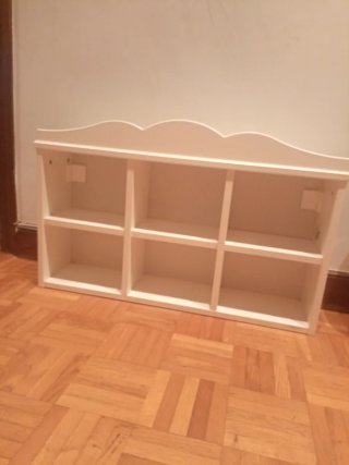 Estantería blanca de madera
