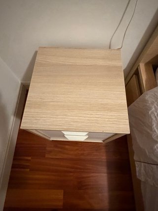 Cama IKEA roble con 4 cajones y 2 mesitas