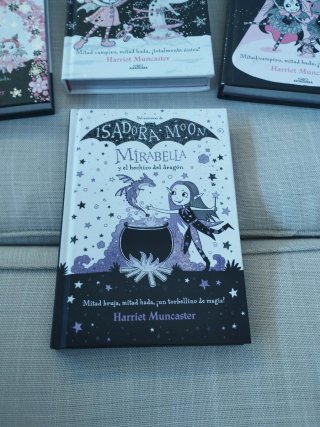Libros Isadora Moon (4 unidades)