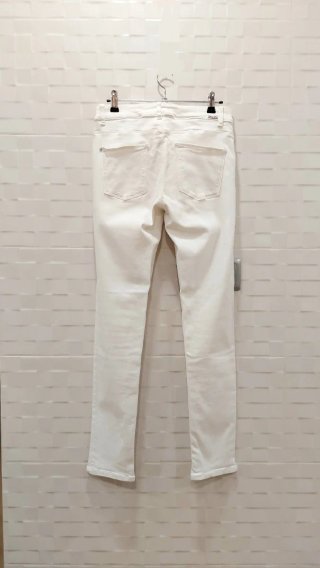 Pantalón blanco