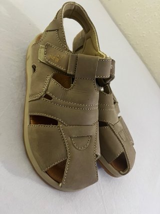 Sandalias Puma Beige