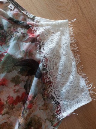 Blusa Fórmula Joven floral encaje