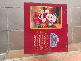 Figura Minnie Mouse Navideña con Cascabeles