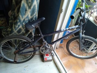 Bicicleta BMX Negra