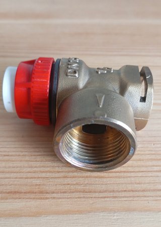 VALVULA DE SEGURIDAD CALDERA VAILLANT