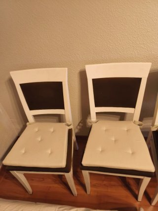 4 Sillas de Madera Blancas y Marrones