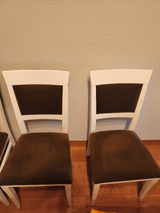 4 Sillas de Madera Blancas y Marrones