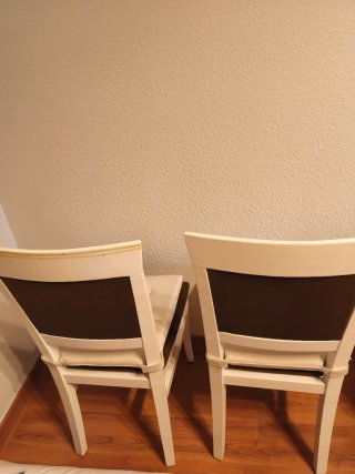 4 Sillas de Madera Blancas y Marrones