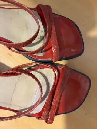 Sandalias de piel trenzada rojas