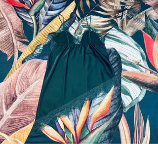 Camisón Lencero Satén Corto Verde Esmeralda