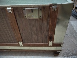 Baúl antiguo madera y metal