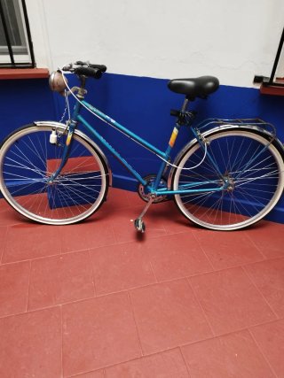 Bicicleta da passeggio blu