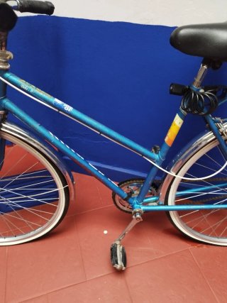 Bicicleta da passeggio blu