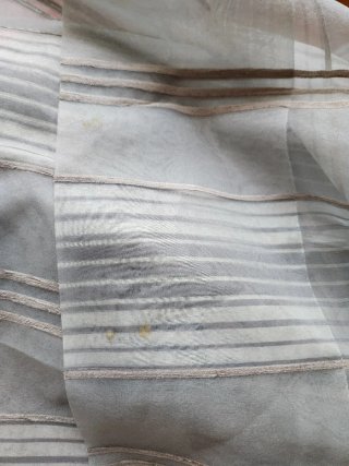 Tenda in chiffon a righe grigie e tortora
