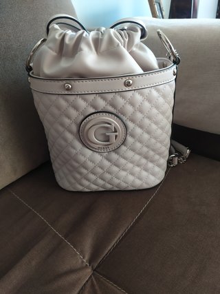 Bolso Guess Beige Acolchado Como Nuevo