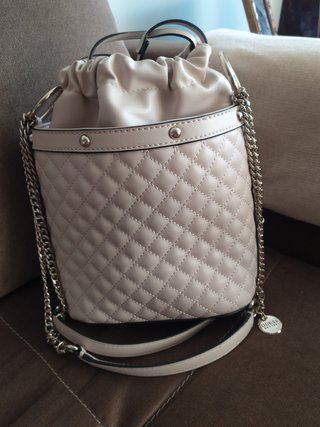 Bolso Guess Beige Acolchado Como Nuevo