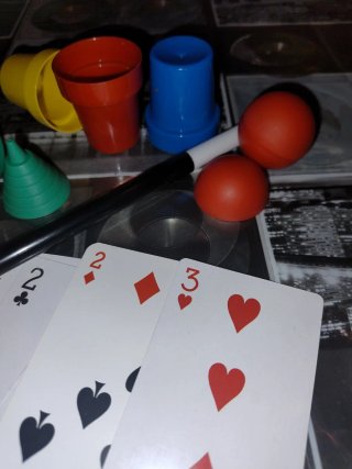 Accesorios de Magia: Varita, Bolas y Cartas