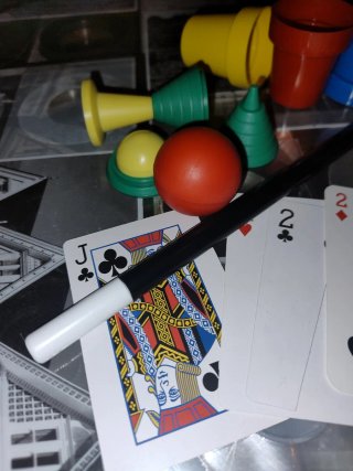 Accesorios de Magia: Varita, Bolas y Cartas