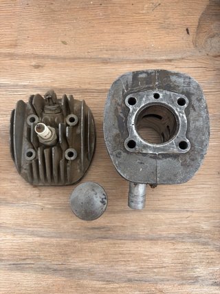 Cilindro Peugeot BB con bujía KLG