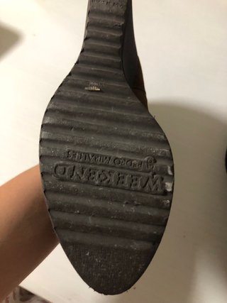 Botines de ante marrón con cuña