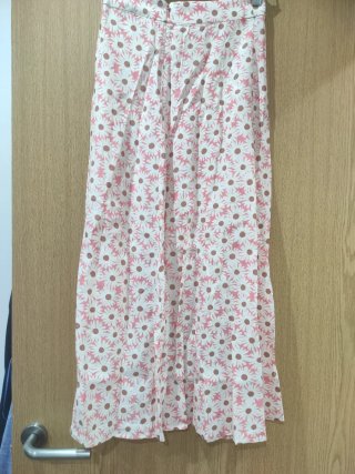 Falda larga estampada margaritas