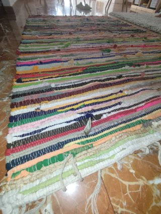 Alfombra de tela multicolor