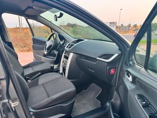 Peugeot 207 2012