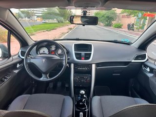 Peugeot 207 2012