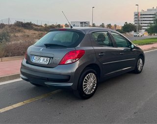 Peugeot 207 2012