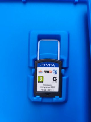 Lote PS Vita: FIFA 13 + Spider-Man + WRC 3 caja