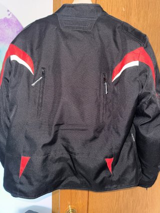 Cazadora de cordura, moto de mujer.