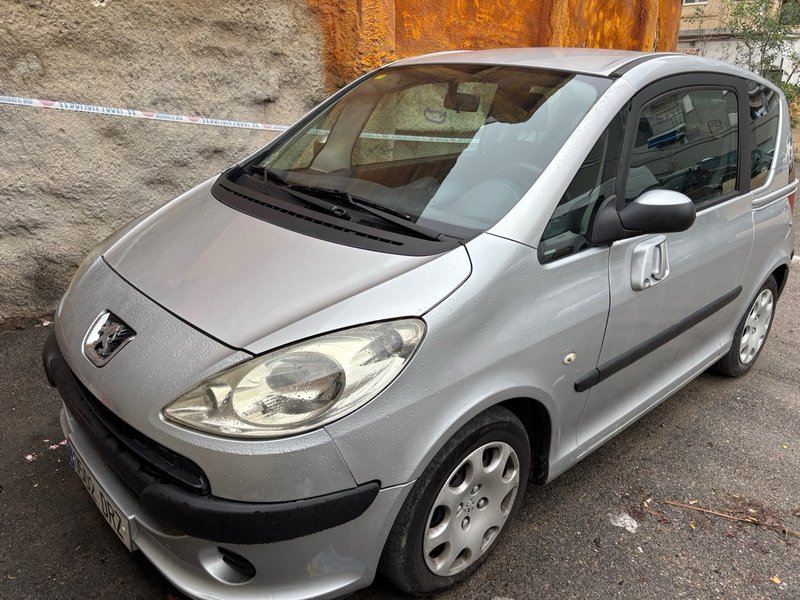 Peugeot 1007 2008 - foto 1