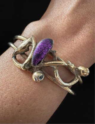 Brazalete vintage ajustable estilo Brutalista.