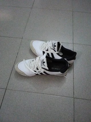 Zapatillas Adidas Mujer Blancas y Negras