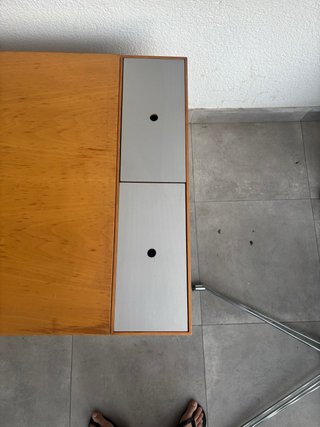 Mesa La Oca madera y cajonera gris Medidas