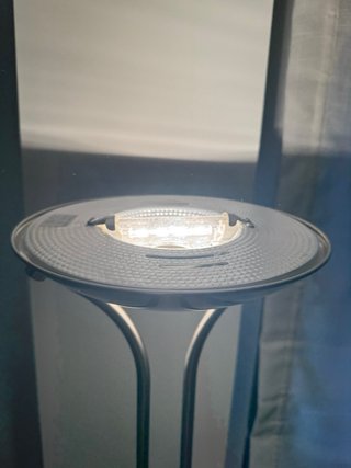 Lámpara de pie moderna metal