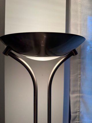 Lámpara de pie moderna metal