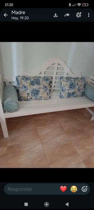 Banco de madera blanco