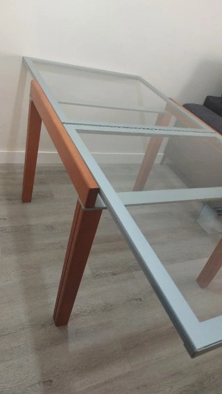 Mesa de comedor extensible cristal y madera .