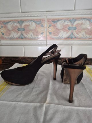 Zapatos de tacón negros talla 38