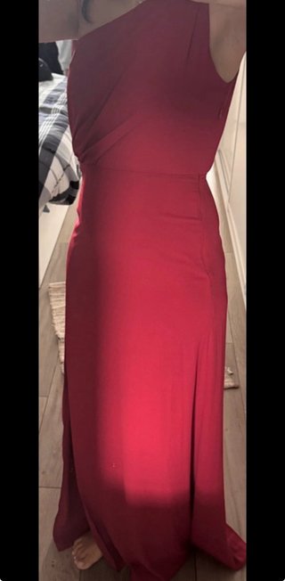 Vestido de fiesta The Are color burdeos