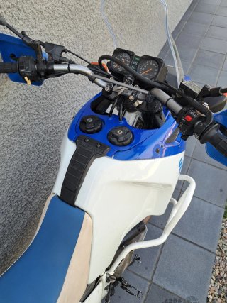 Suzuki DR 750 Big