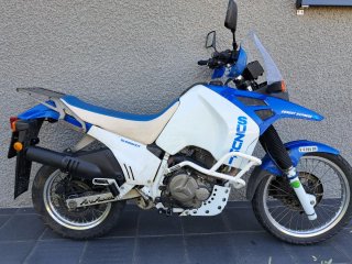 Suzuki DR 750 Big