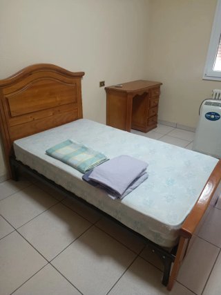 Cama 105cm con Somier,colchon y Escritorio