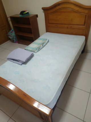 Cama 105cm con Somier,colchon y Escritorio