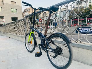 Bicicleta plegable Btwin azul y verde